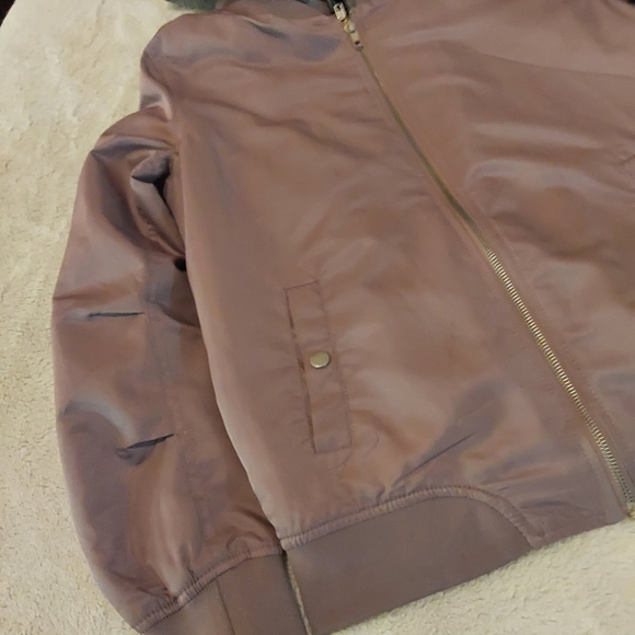 🌺 NEW Forever 21 Bomber Jacket/Hoodie w/Tech Pocket - Picture 8 of 12